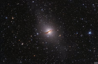 lorand_fenyes_NGC5128_900_HIRES_small.JPG