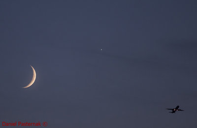 Sep 8 2013 Moon and Venus 1a.jpg