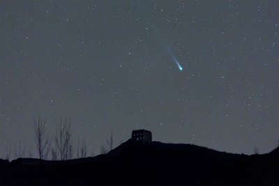 Comet Lovejoy Over the Great Wall_small.jpg