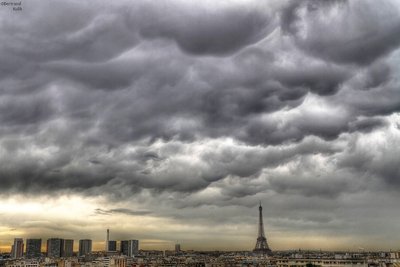 mammatus and orange and brown dust from Maghreb_small.jpg