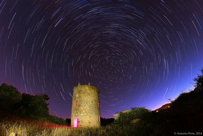 Startrails_AntonioPeña_2014_small.jpg