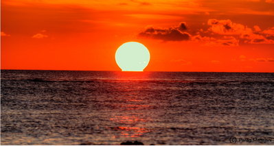 The _Drooping_ Sun over Indian Ocean 9th Jan 2012.JPG