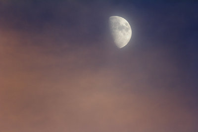 mérida, spain. 2014-11-30, 16:37 and 17:05 utc