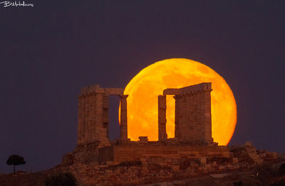 Full Moon of July &amp; Temple of Poseidon at cape Sounio, Attica, Greece