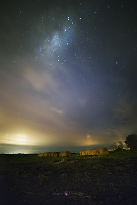 Light Pillars with Milky Way