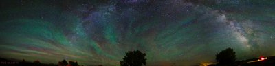 Badlands milkyway aurora Panorama3_small.jpg