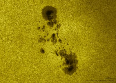 UT2015-08-23_4-55-46-SUNSpots 2403 and Solar granulations_small.jpg