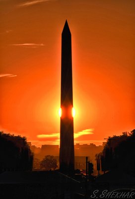 Autumnal Equinox DC Monument APOD.jpg