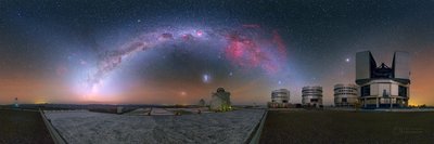 2015_01_26_Pano_VLT_Zodiak_Magellany_2000px_jpg.jpg