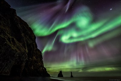 _MG_4865 Big rock and spiral aurora_small.jpg