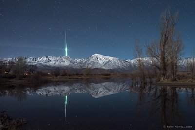 Geminid meteor reflection, Eastern Sierra_Tony Rowell_small.jpg