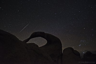 Geminid meteor over Mobius Arch_Lone Pine CA_Eastern Sierra_Tony Rowell_small.jpg