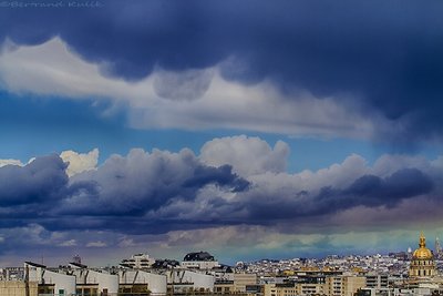 Mammatus with horizontal rainbow.jpg