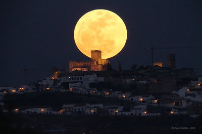 FOTOS DE LA SUPERLUNA  , PROVENIENTES DE TODO EL MUNDO TOMADAS POR LOS MIEMBROS DEL FORO . File