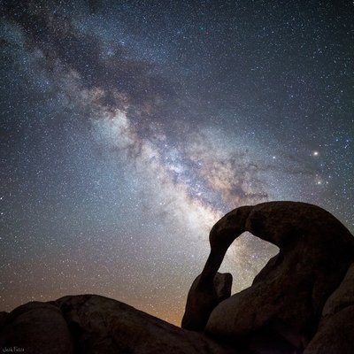 Jack Fusco - Mobius Arch Comet252P Milky Way_small.jpg