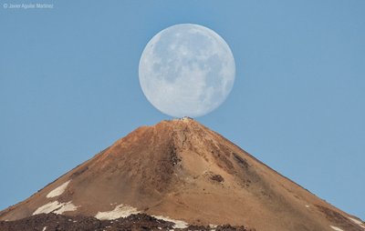 001Moon&Teide_small.jpg