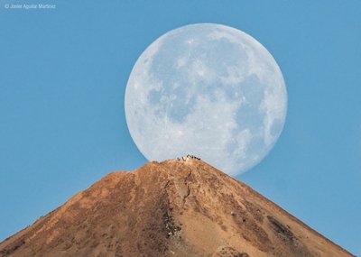 002Moon&Teide_small.jpg