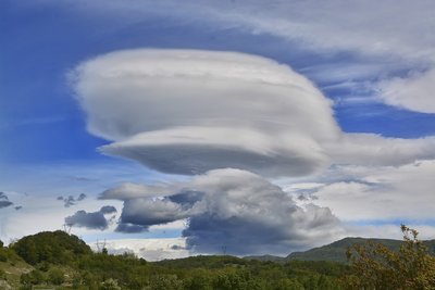 Lenticular cloud_small.jpg