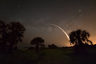 Spacexmilkway_large_derekdemeter_small.jpg