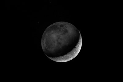 earthshine_greghogan_small.jpg