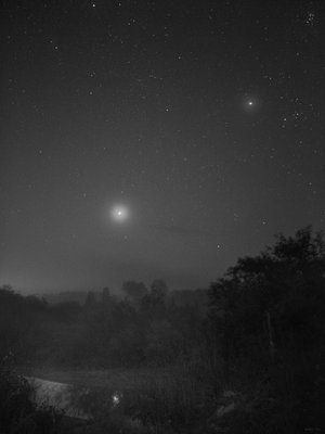 Venus and Jupiter in the misty dawn (2012 08 15)`2000px_small.jpg