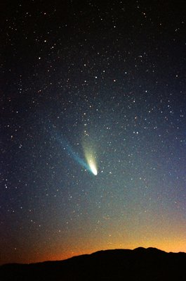 Comet+sunrise 29 Palms California 1997.final.nasa_small.jpg