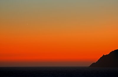 Venus-Jupiter rendezvous over Vigo Estuary_small.jpg