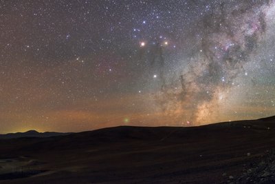 2016_04_02_Paranal_MW_Comet_252P_Armazores_1200px_viz_jpg.jpg