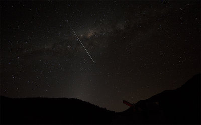 meteor_zodiacal-light.jpg