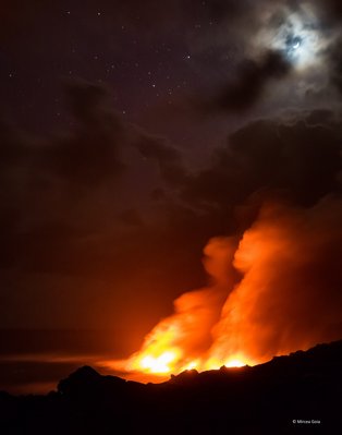Kilauea volcano lava flowing into the Pacific ocean_small.jpg