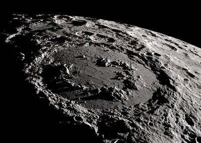 The Moon's 320-kilometer-diameter Schrödinger basin is the best preserved <br />impact basin of its size. Its broad flat floor offers several safe landing sites, <br />and the geology within the basin is extraordinary. The 2.5-kilometer-high <br />peak ring is 150 kilometers in diameter. During the impact event, rock rose <br />from deep within the lunar crust and towered briefly in a central peak over <br />the lunar surface before collapsing downward under the influence of gravity <br />and flowing to form the mountainous peak ring seen today. A similar process <br />is envisioned for the Chicxulub crater on Earth, which is related to the <br />extinction of dinosaurs 66 million years ago. <br />Illustration credit: NASA Scientific Visualization Studio (NASA SVS).