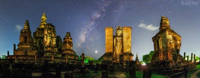 Milky way and planets over Sukhothai_small.jpg