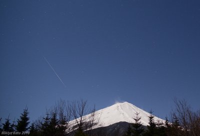 Geminids-MtFuji_small.jpg