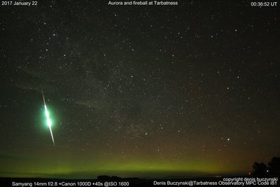 aurora+fireball_20170122_003652_dgb3_small.jpg