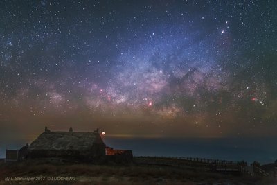 The moon in deep sky_small.jpg