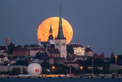 Tallinn-Moonset-2014_small.jpg