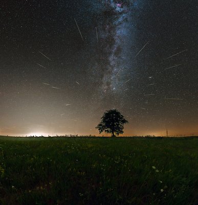 2017_08_14_perseid_from_zselic_rafael_schmall_1500px_small.jpg