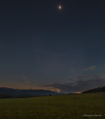 Totality wide angle_small.jpg