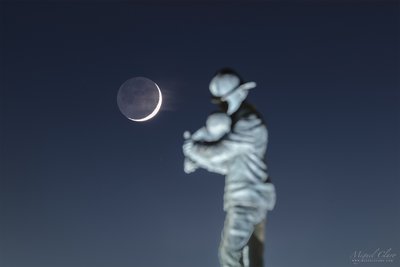 ReguengosFireManSculpture-Earthshine_5697-net_small.jpg