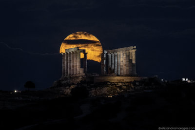 full-strawberry-moon-temple-of-poseidon-alexandros-maragos.jpg