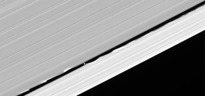 PIA08319_Daphnis_in_Keeler_Gap.jpg