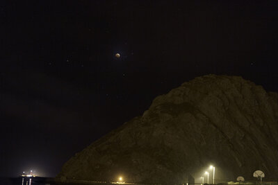 morro bay lunar eclipse 2 reduced.jpg