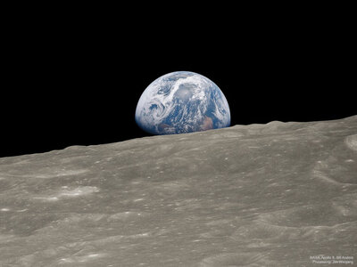 Earthrise1_Apollo8AndersWeigang_960.jpg