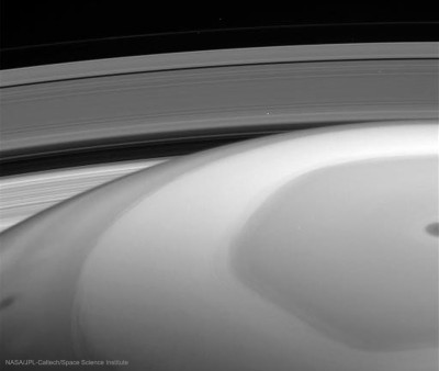 SaturnInsideOut2_cassini_960.jpg