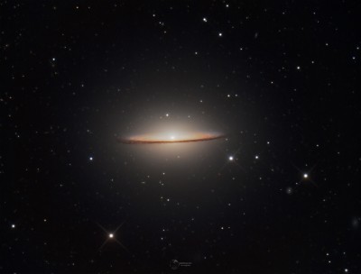 M104-Galaxia-del-Sombrero-Definitiva-Logo.jpg