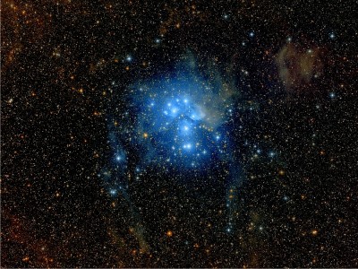 Wide field Pleiades with light brown dust bunnies-.jpg