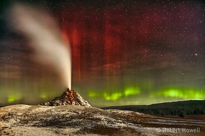 The Aurora Borealis makes a rare appearance in Yellowstone National Park<br />© Robert Howell