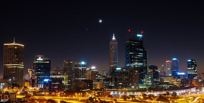 2013-08-04 Perth CBD before dawn_Moon & Planets_resH15.jpg