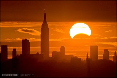 NYC-solareclipse-final-apod-chriscook_small.JPG