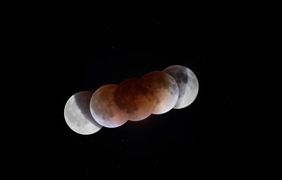 Red Moon in Umbra_Wang Letian_small.jpg